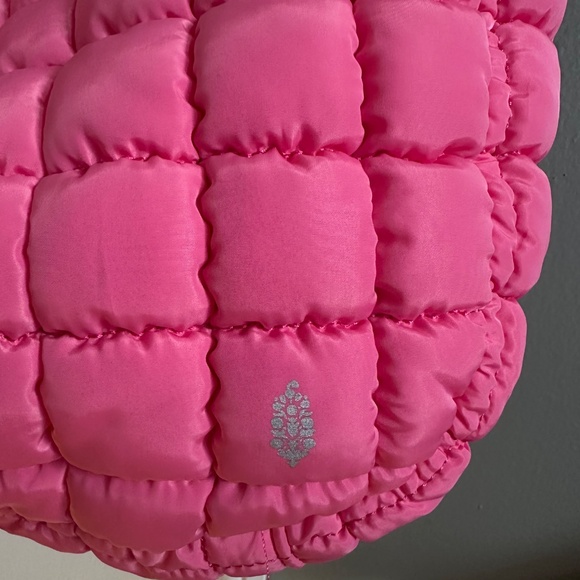 FP Movement Quilted carryall - Picture 8 of 9